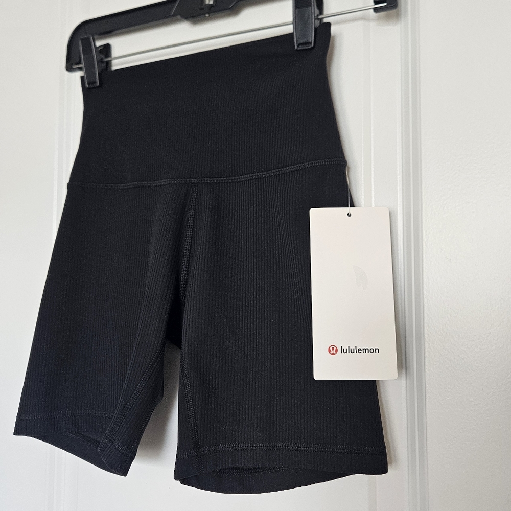 Worn once, no tags** $74 lululemon Align High-Rise Ribbed Short 6" Black Size 4